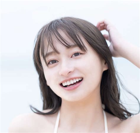 (画像1/6) 日向坂46影山優佳、初水着姿で透明感溢れる 1st写真集。